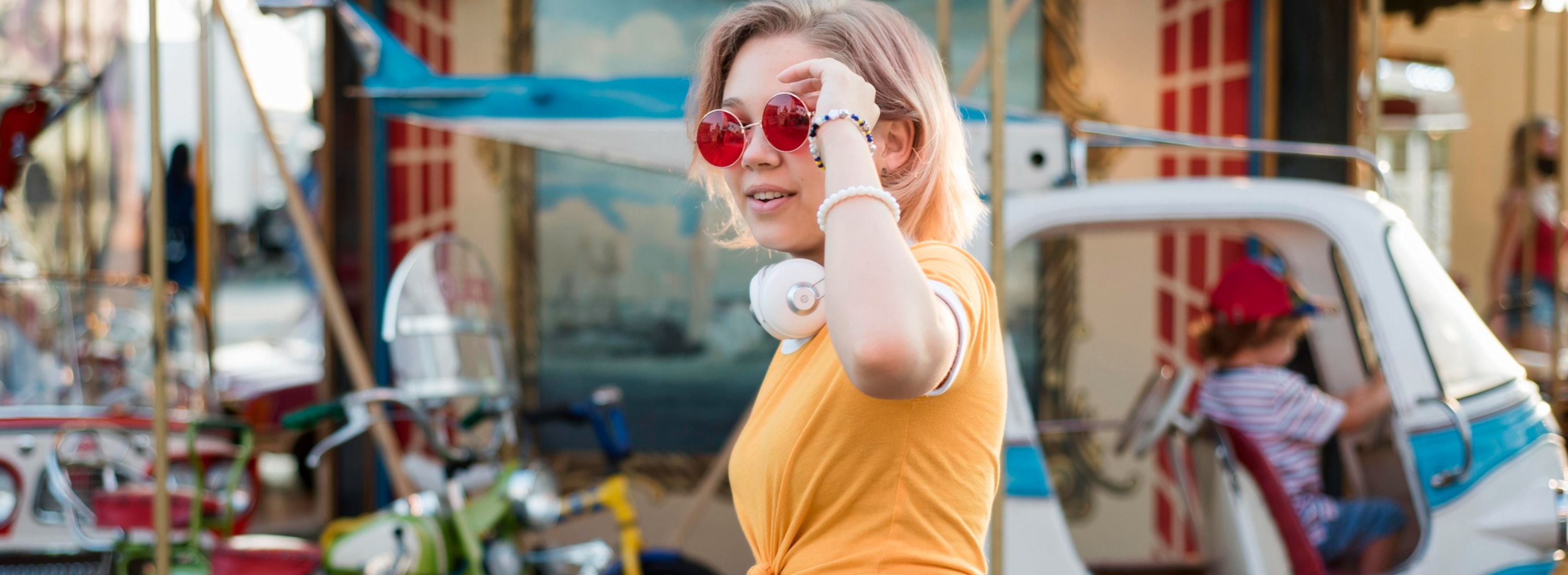 Rediscover Vintage Glamour with Traffic People